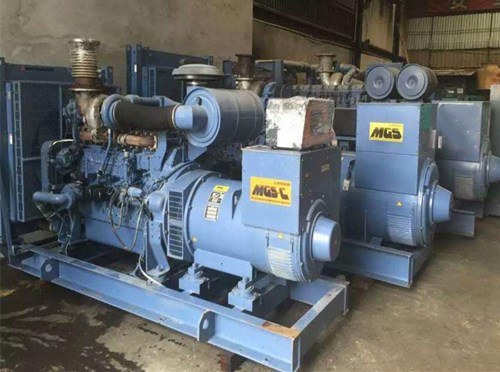 赤峰发电机组带负载降电压是什么原因照成的？