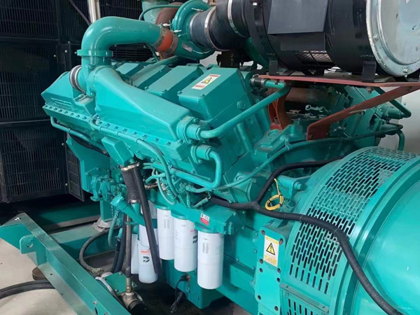 赤峰更换100kW柴油发电机组机油时，需要注意哪些事项？